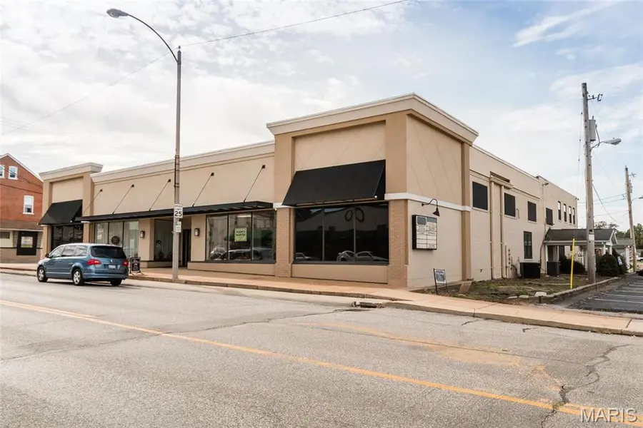207 N Main Basement Unit B ST N, Columbia, IL 62236
