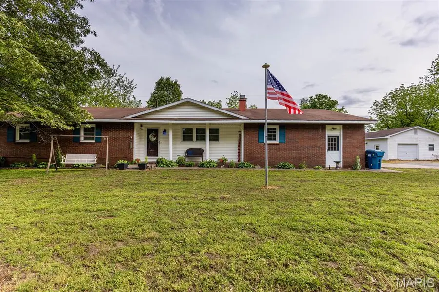 211 E Elm, Bertrand, MO 63823