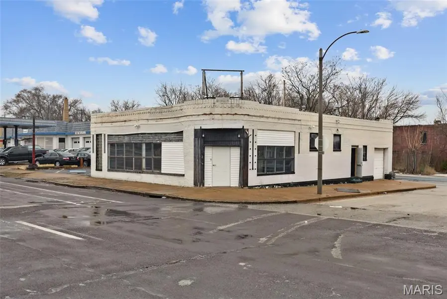 2600 N Florissant AVE, St Louis, MO 63106