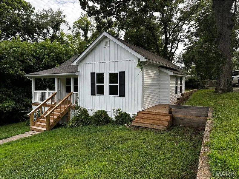 404 N First Street ST, Steelville, MO 65565