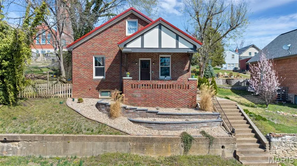 125 W 2nd ST, Hermann, MO 65041