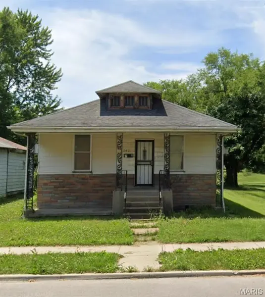 2406 Saint Louis AVE, East St Louis, IL 62205