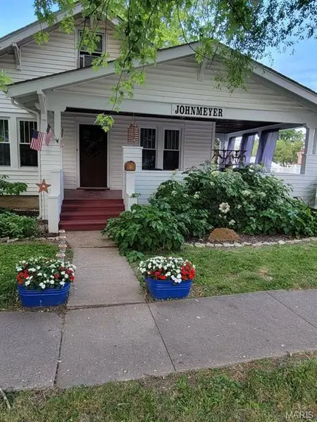 113 N 8th ST, Louisiana, MO 63353