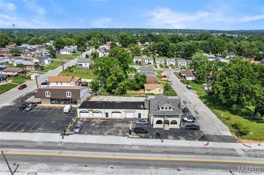 935 Lemay Ferry RD, Lemay, MO 63125