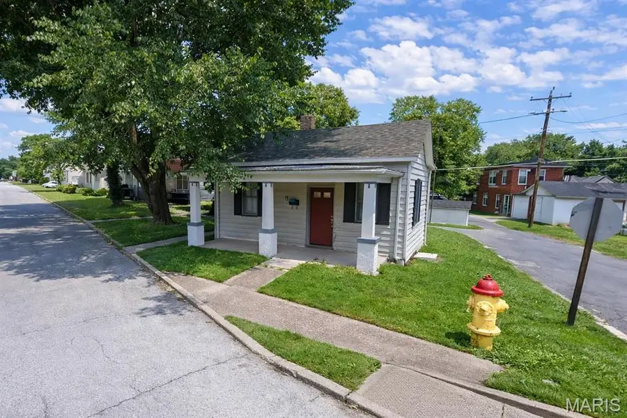 400 N 5th ST, Belleville, IL 62220