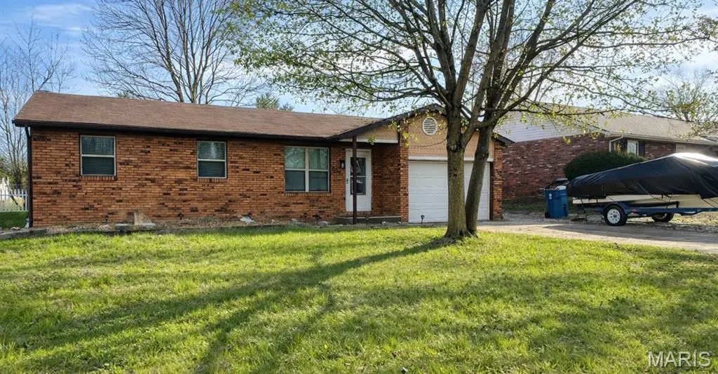 753 Boulevard De Cannes, Edwardsville, IL 62025
