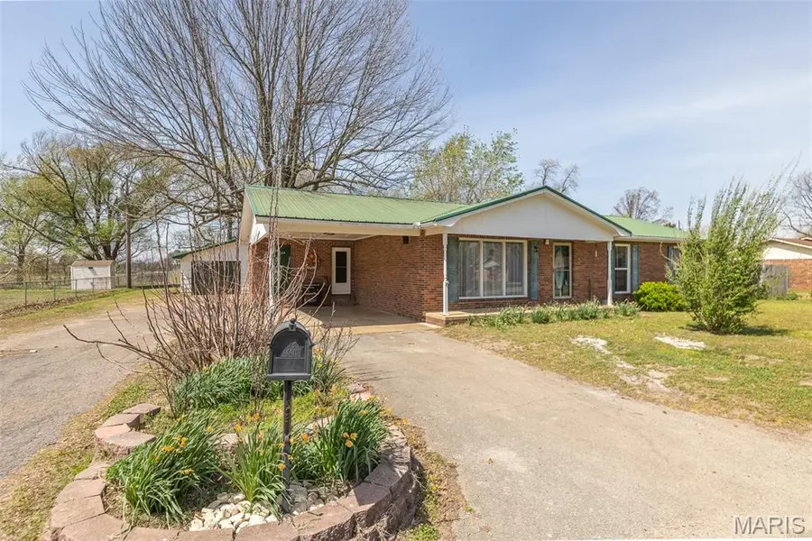 39813 W Dorothy DR, Malden, MO 63863