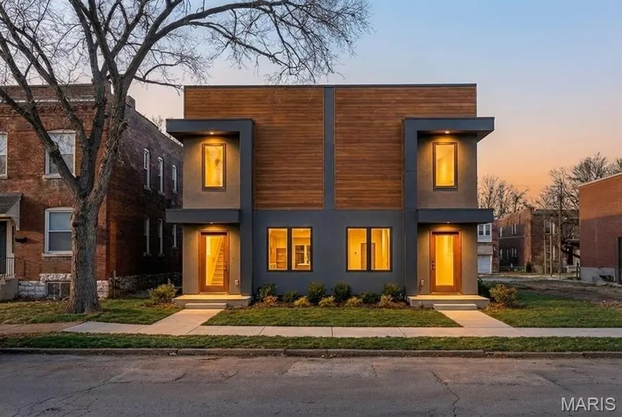 1417 Dodier ST, St Louis, MO 63107