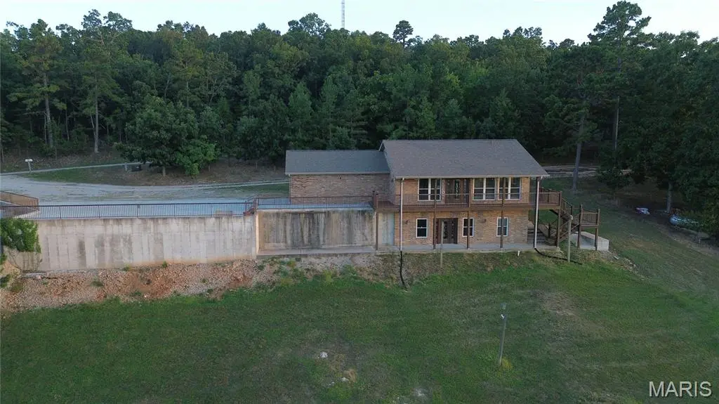 353 Skyline DR, Van Buren, MO 63965