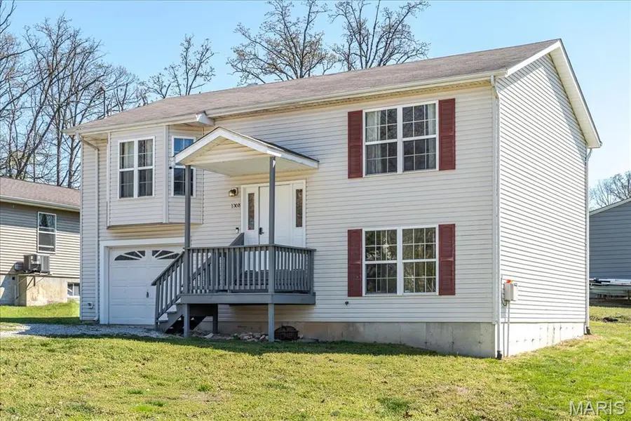 1308 Wildwood DR, St Clair, MO 63077