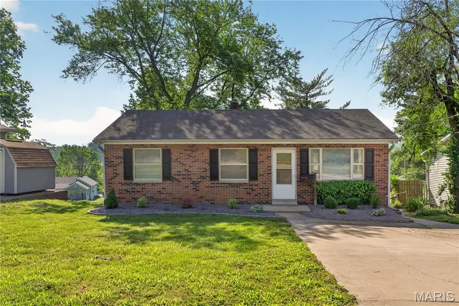 21 Fern Ridge RD, Valley Park, MO 63088