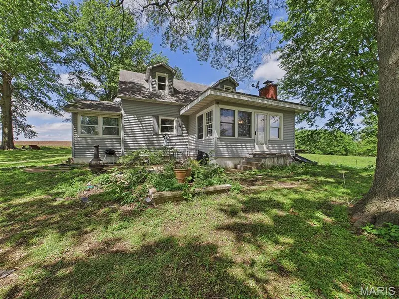 3941 Gun Club RD, New Athens, IL 62264