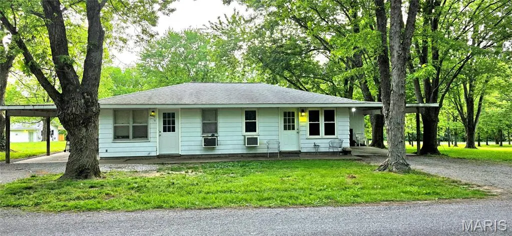 6997 Apple LN, Carbondale, IL 62902