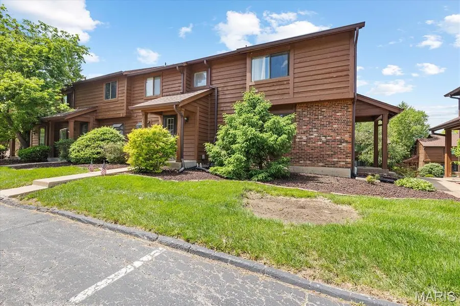 228 Cedar Grove DR #D, St Charles, MO 63304