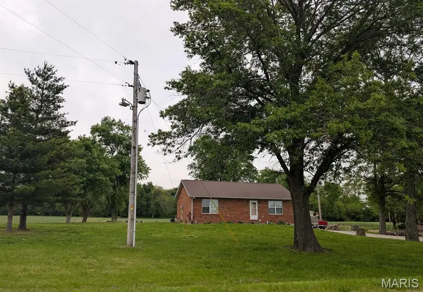 6906 Holcomb School RD, Freeburg, IL 62243