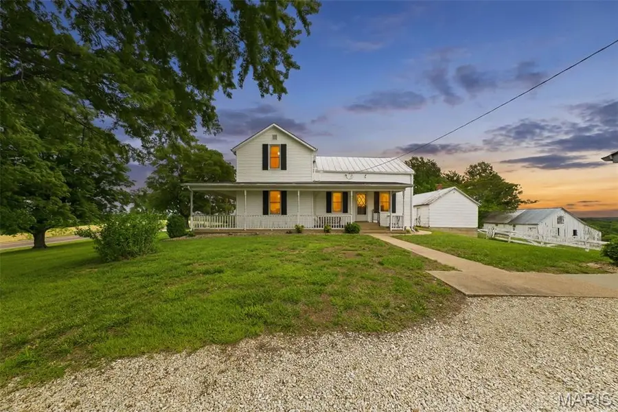 9094 Highway 100, New Haven, MO 63068