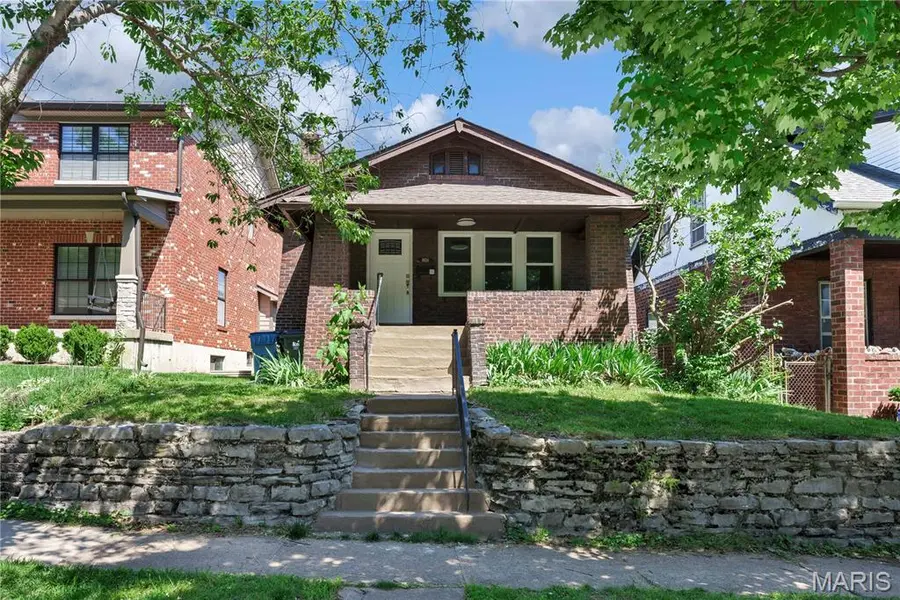 1024 Yale AVE, Richmond Heights, MO 63117
