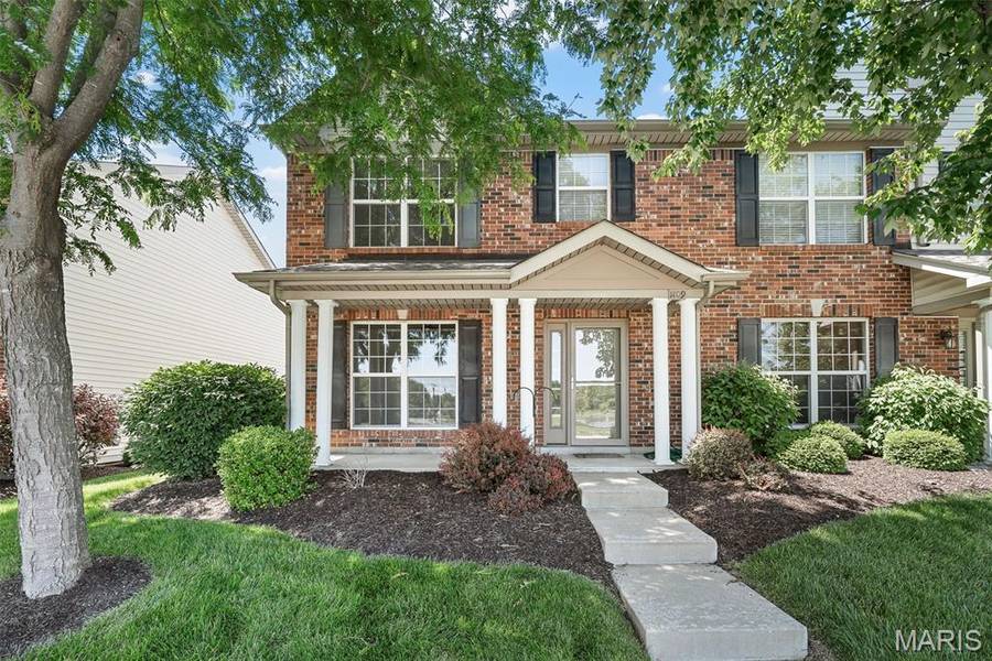 1109 Ridgeway DR, Lake St Louis, MO 63367