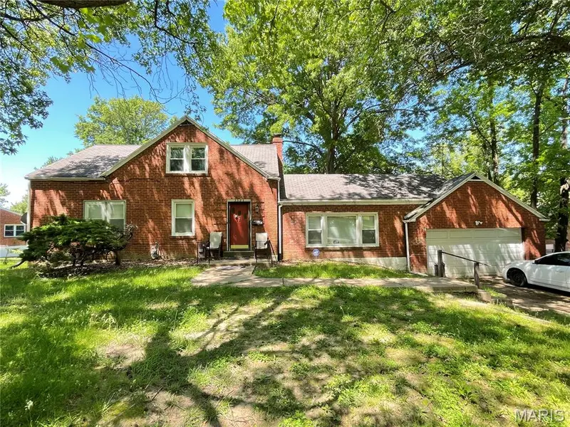 3523 Elmhurst DR, St Louis, MO 63121