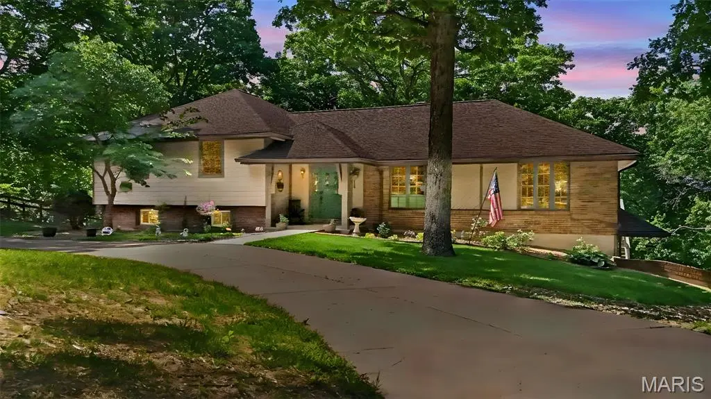 800 Matson Hill RD, Defiance, MO 63341
