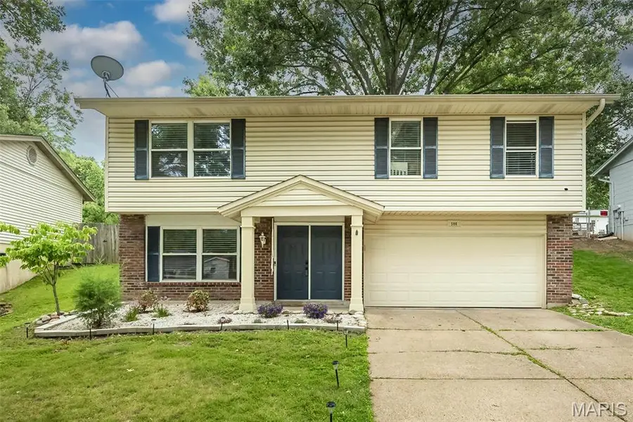 508 Arborwood DR, Ballwin, MO 63021