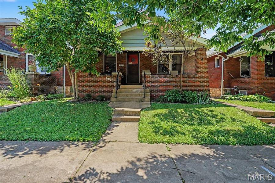 6112 Newport AVE, St Louis, MO 63116