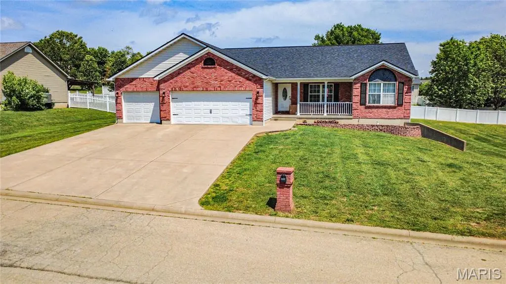 1133 Pride DR, Desloge, MO 63601
