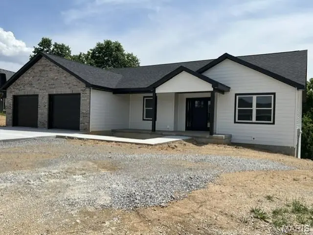 705 McIntosh CT, Hannibal, MO 63401