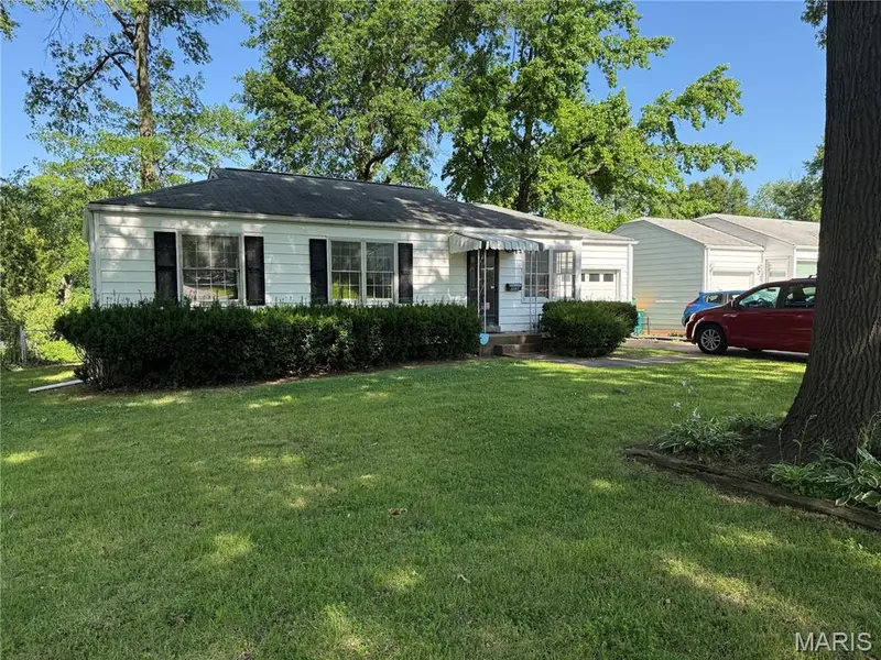 10335 Ewell DR, Bellefontaine Nghbrs, MO 63137