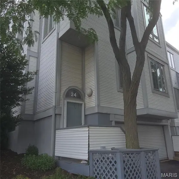 24 Columbus Square DR, St Louis, MO 63101
