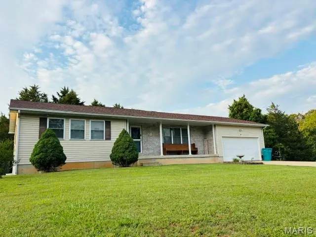 411 Ridgecrest DR, Steelville, MO 65565