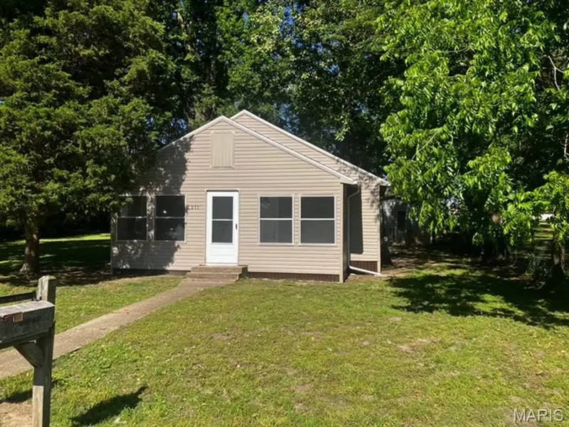 211 White AVE, Arbyrd, MO 63821