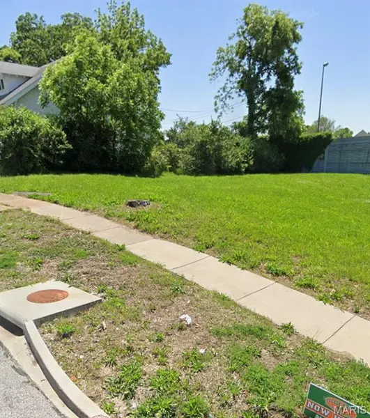 7468 Warner AVE, Richmond Heights, MO 63117
