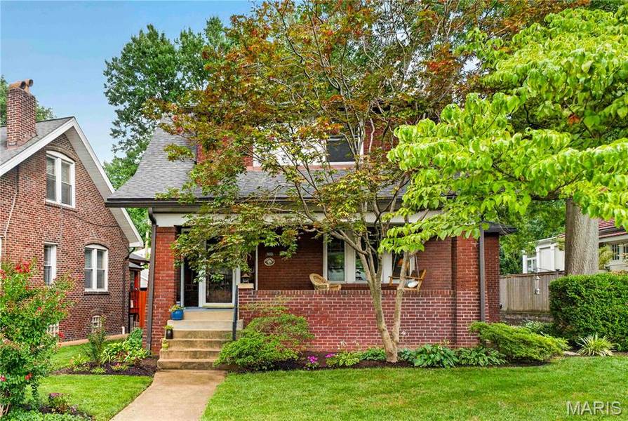 900 Trinity AVE, University City, MO 63130