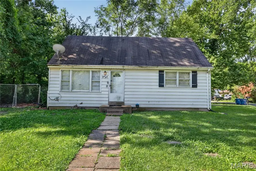 1240 Lakeview AVE, St Louis, MO 63138
