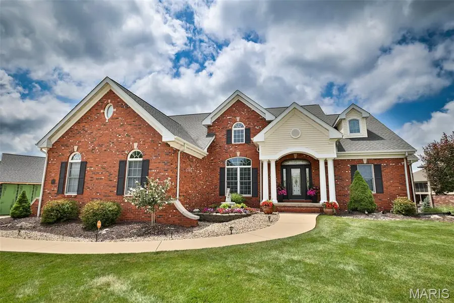 101 Waterfall CT, Glen Carbon, IL 62034
