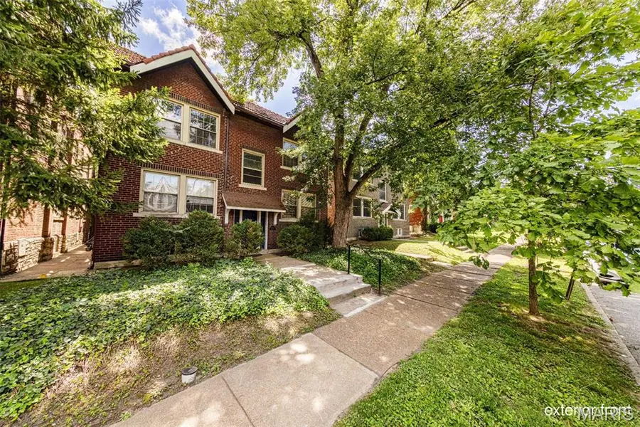 4614 Shenandoah AVE, St Louis, MO 63110