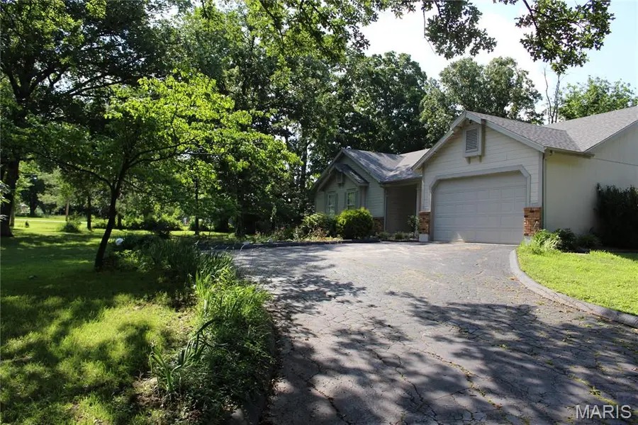 3877 Highway D, Defiance, MO 63341