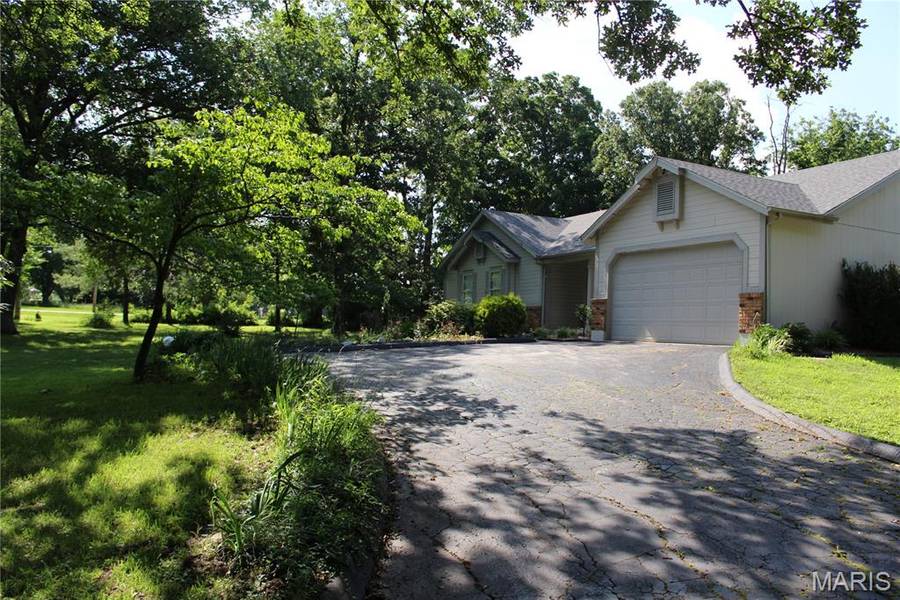 3877 Highway D, Defiance, MO 63341