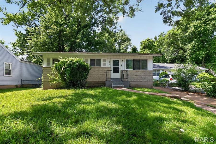 7480 Castro DR, St Louis, MO 63135