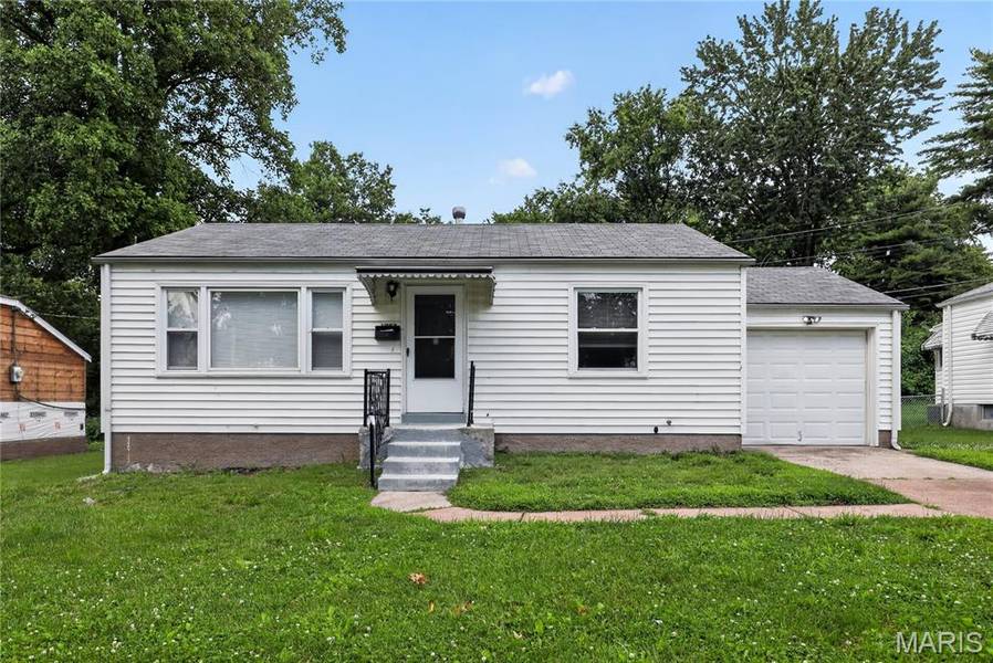 1053 Gabriel DR, St Louis, MO 63137