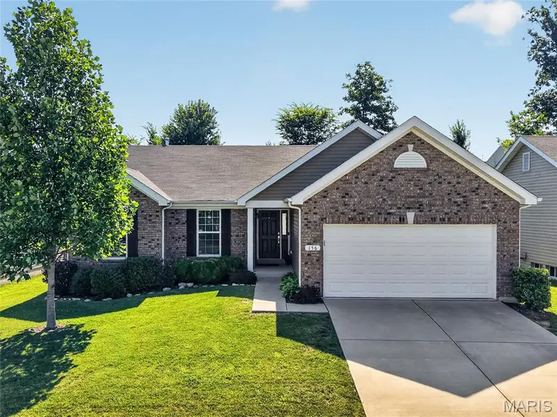 156 Hidden Bluffs DR, Lake St Louis, MO 63367