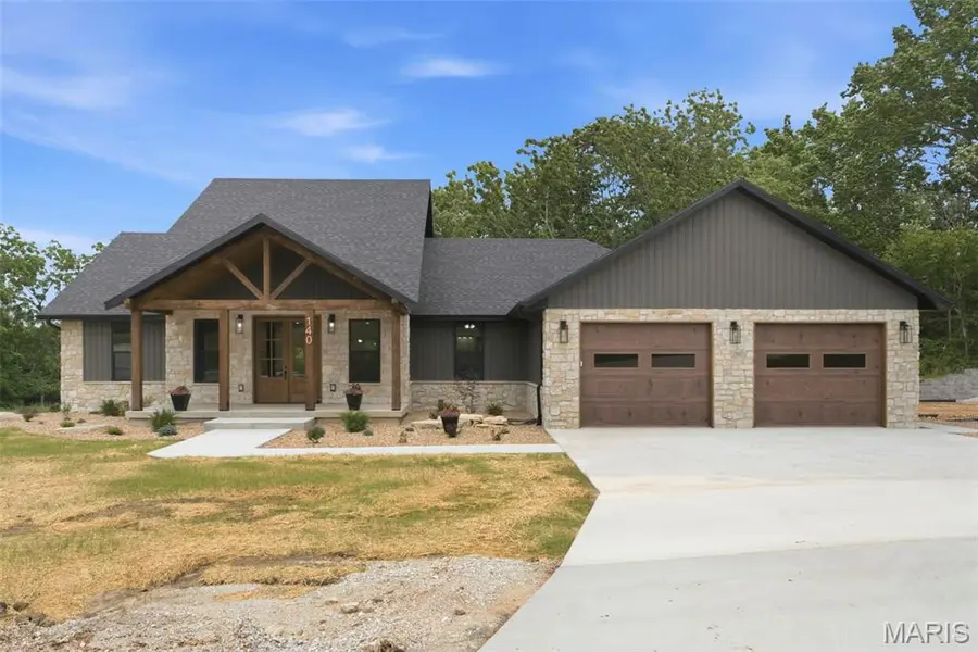 140 M- Boroughs ST, Cabool, MO 65689