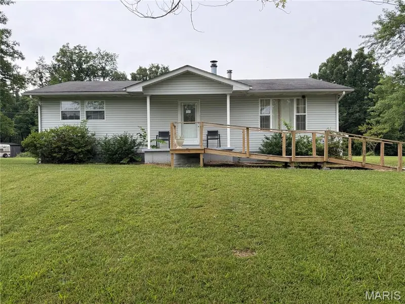 466 Highway 8 East, Steelville, MO 65565