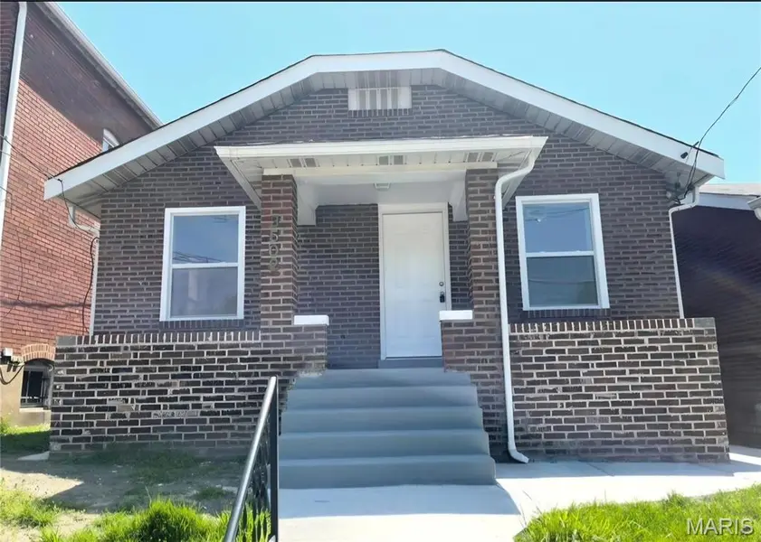 3502 Lincoln AVE, St Louis, MO 63121