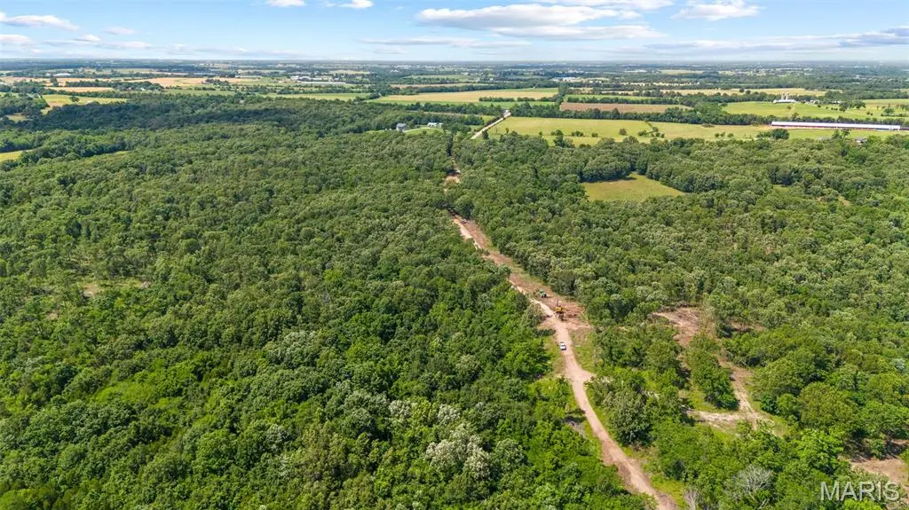 000 Whitetail Ln, Barnette, MO 65011