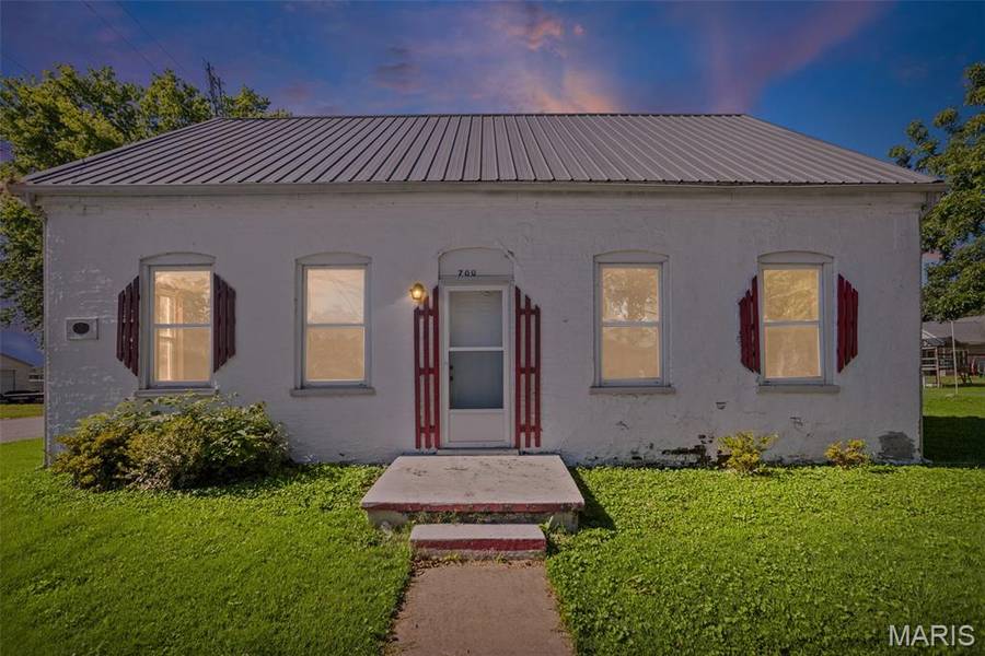 700 Walnut ST, Germantown, IL 62245