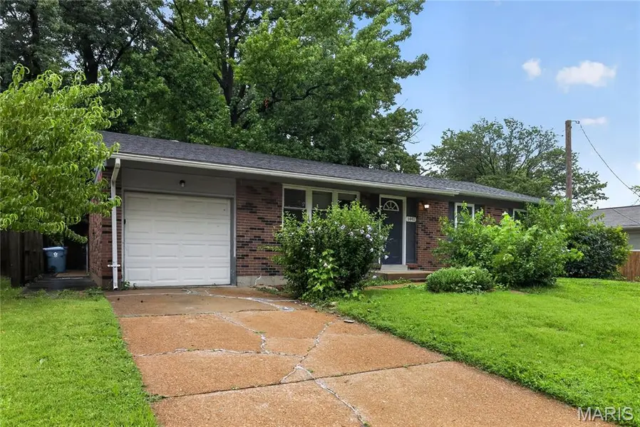 1441 Oliveto LN, Hazelwood, MO 63042