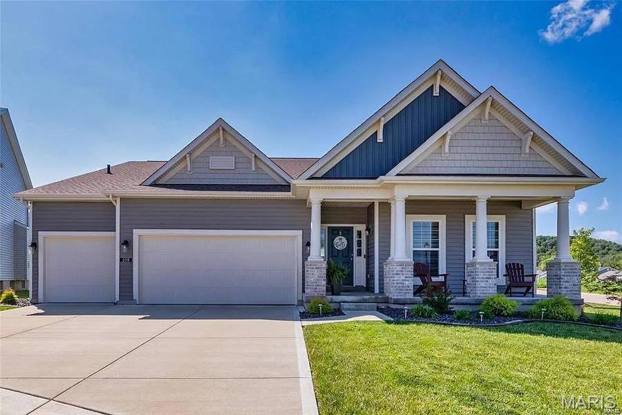 208 Willow Ridge CT, Eureka, MO 63025