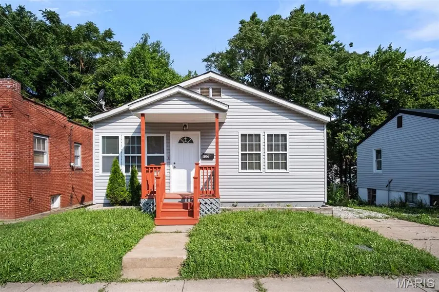 735 Dammert AVE, Bella Villa, MO 63125